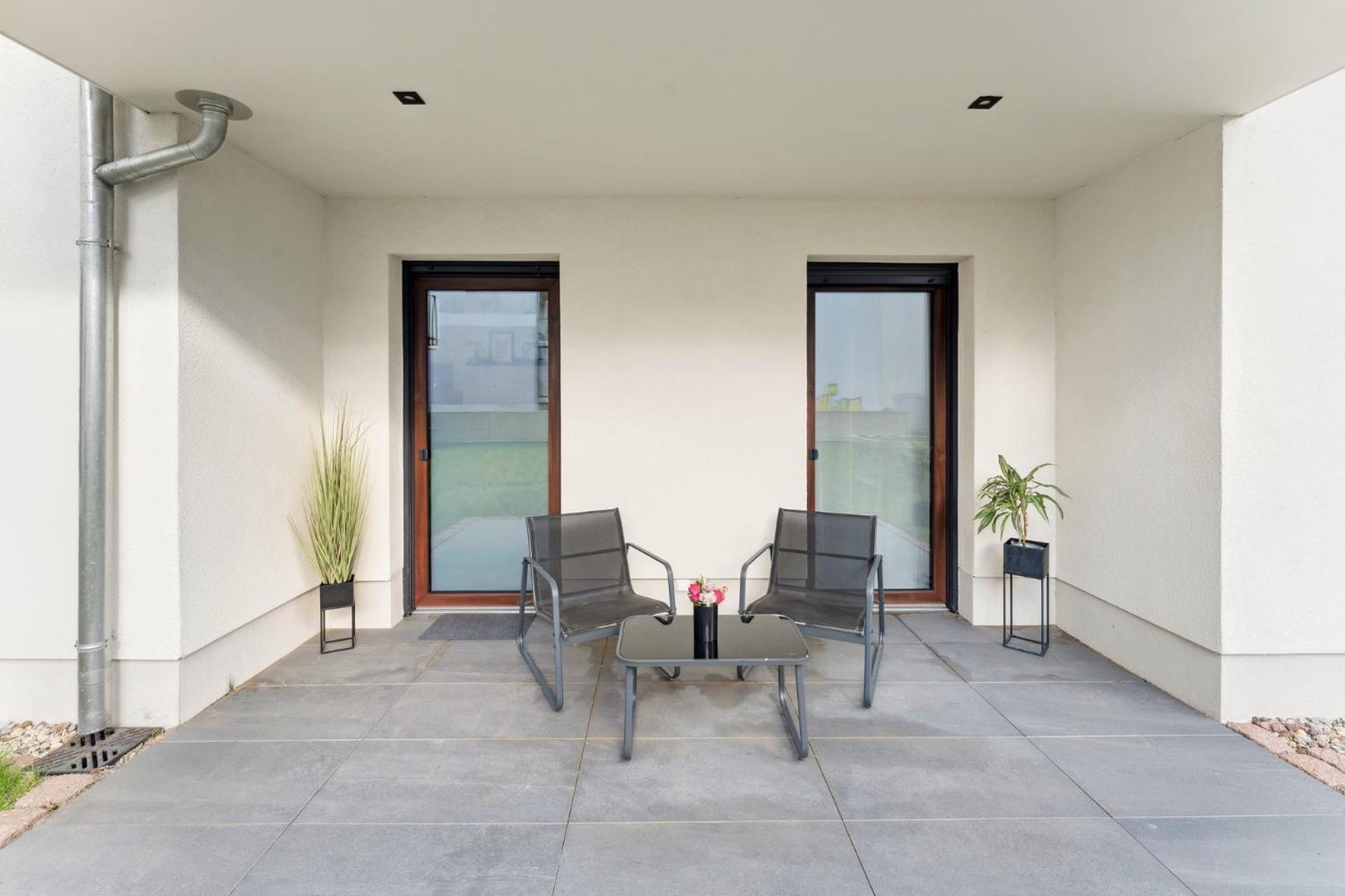 Apartment Anbindung & Lage I Bis 5p I Aufzug I Tiefgarage I Terrasse *